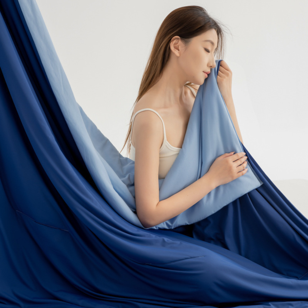BreeziBlanket™ - Goodbye Night Sweats. Hello Breezi Sleep.